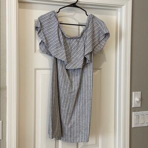 Old Navy Size Medium off shoulder stripe $30